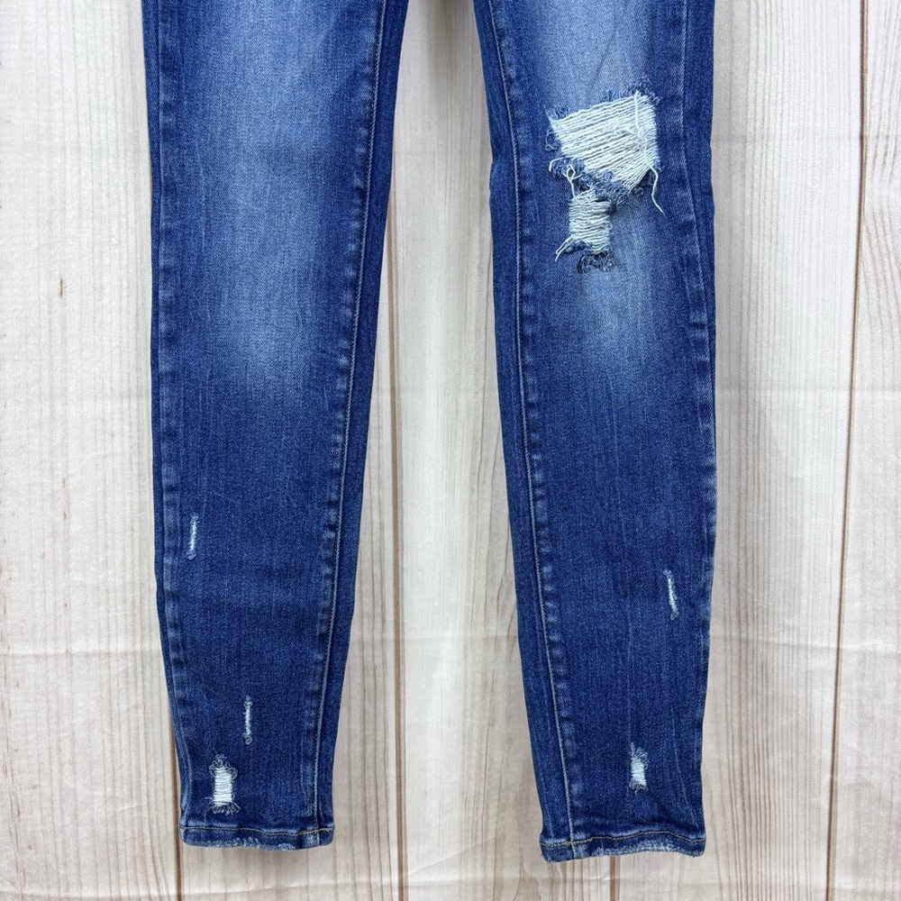 KanCan Signature Kurvy Mid-Rise Skinny Jeans Distressed Trendy Denim Blue Sz 24 - Picture 4 of 14